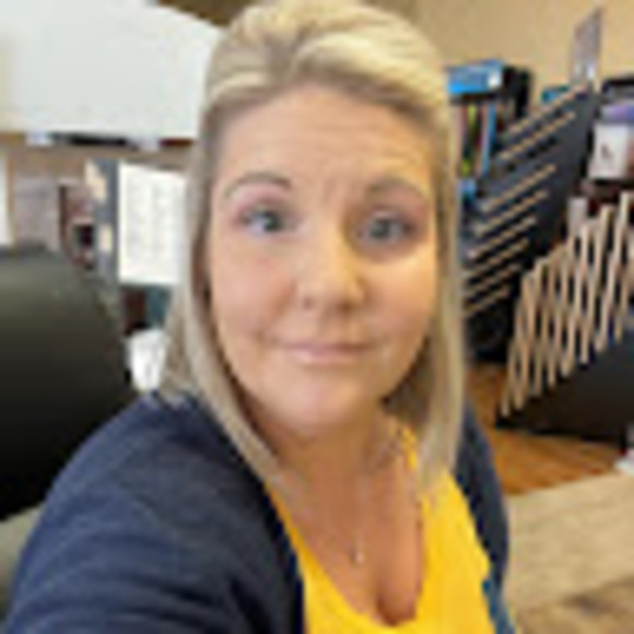 Meet your Posher, Loriann - Picture 1 of 1